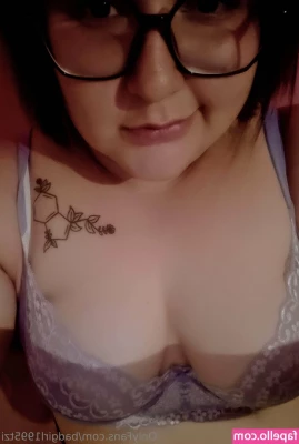 badgirl1995tzi - about to DM a free video to those of you with auto-renew on 😇  to