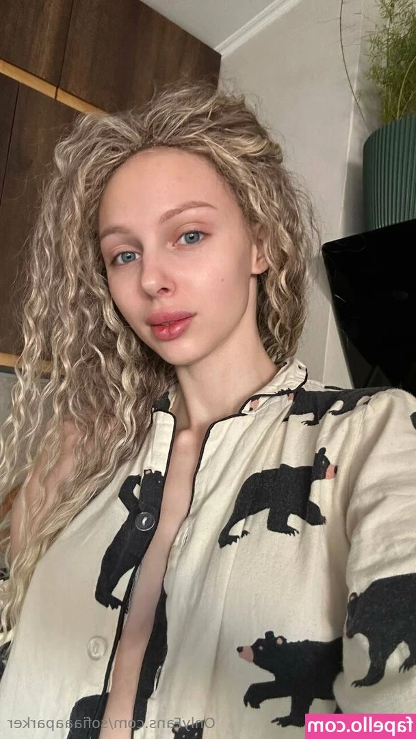 sofiaaamillerrr - Today s outfit    Message me for the full set  face included