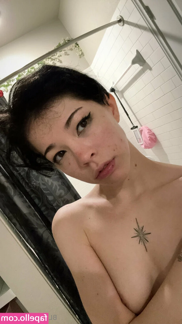 angel.girll [ angel-girll ] - Cum have a long  hot  steamy shower with me