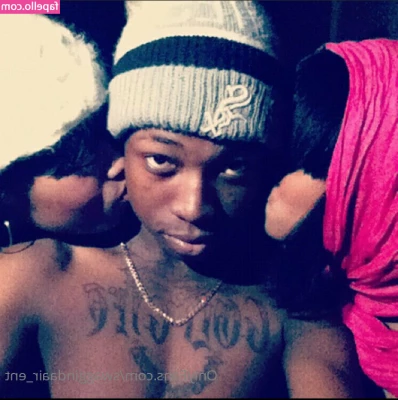 swaggindaair_ent [ swaggindaair-ent ] - I want you to stuff my stocking 🍆