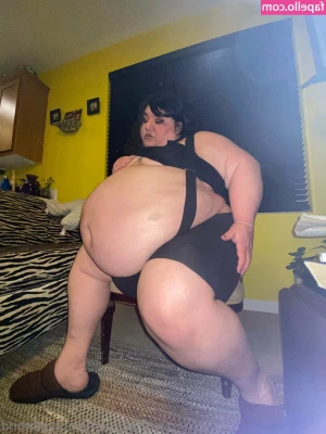 thicksadworld - guess my bra size 🥵