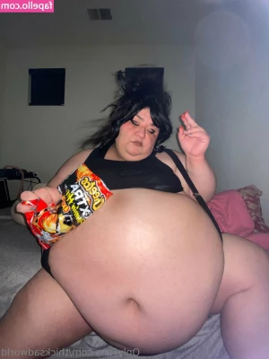 thicksadworld - Sometimes I feel like I'm drowning in the pressure to produce