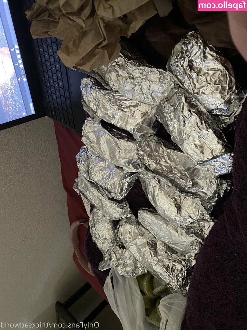 thicksadworld - Full video  17 min  Let Me CUM  This twink wanted to feel it deep