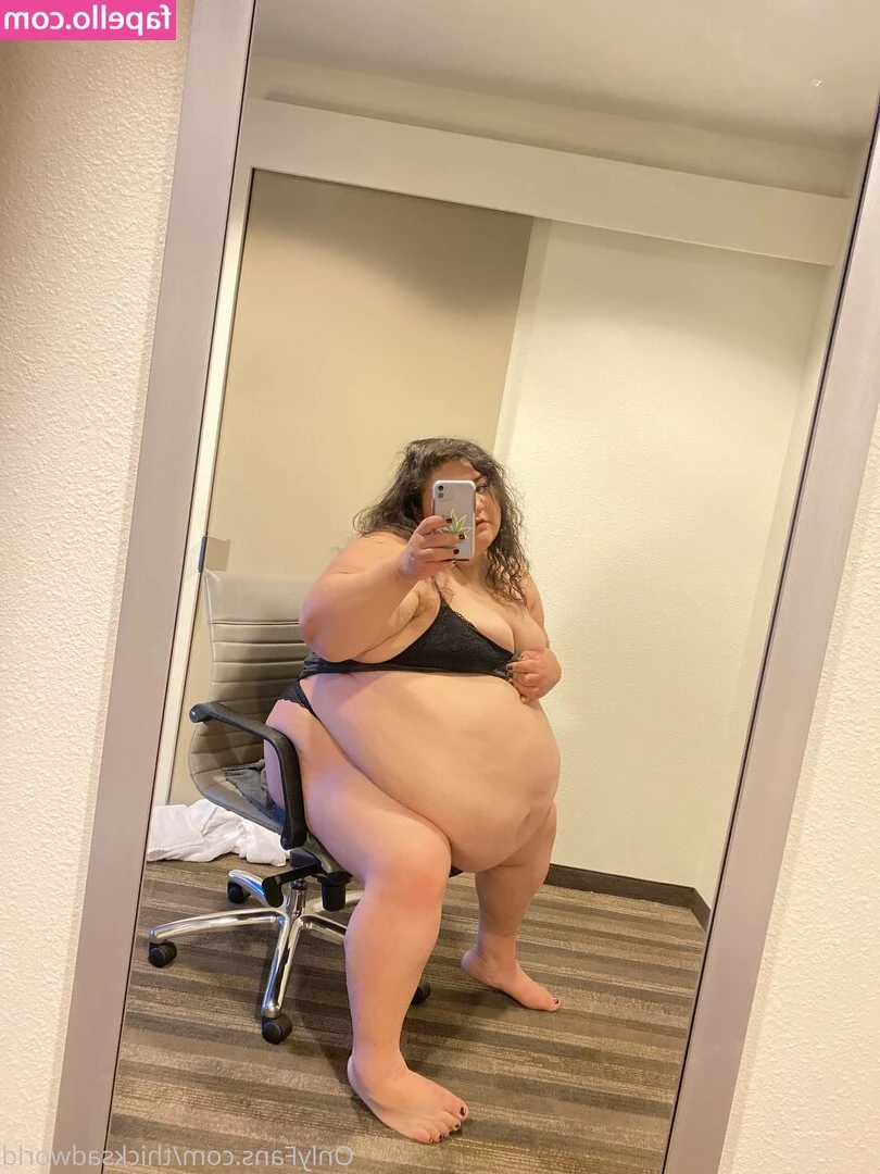 thicksadworld - I was so sweaty after my run  Had my ass and dick glistening