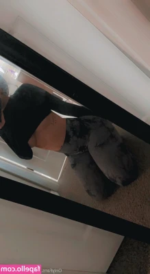 sammyxoxo22 - I can literally turn any place into a dance studio 💃