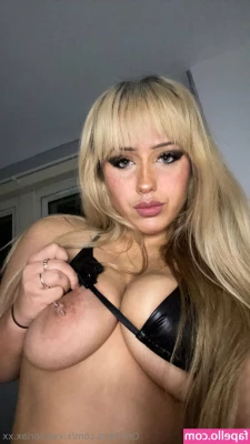 xwkxx - Vid from the onesie try on