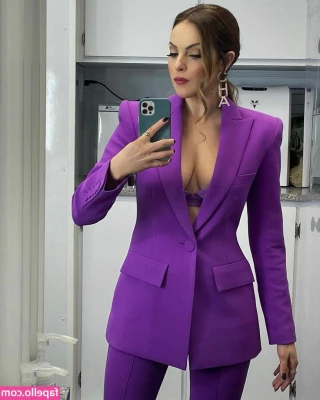 Elizabeth Gillies [ elizabeth-gillies ] - Shaking it all