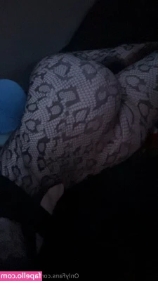 dollzieeevip - It’s so hot. I feel like tearing my clothes off. Wanna help me?