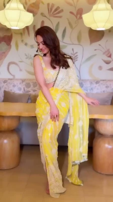 Sandeepa Dhar [ sandeepa-dhar ] - NAUGHTY HOTTIE  top1kris CUMMING ON CAMERA ON HER SEX BLOG   Sexy
