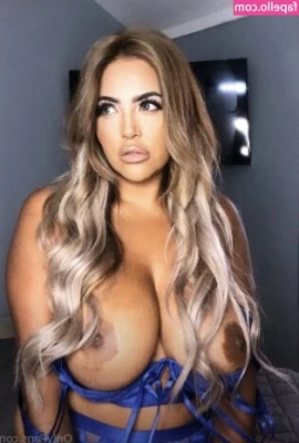 Tanya Lucie [ tanya-lucie ] - Enjoying the view down there?