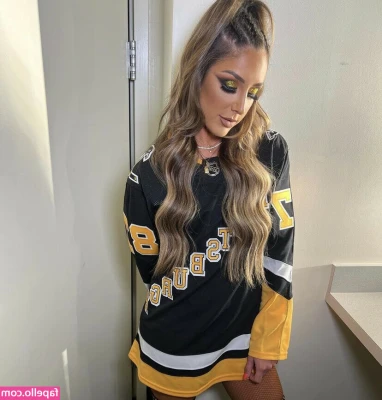 Dr. Britt Baker [ dr-britt-baker ] - Hey babes please go follow my free page @jessiesimsfree I will be