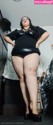 maynelia - Look how pretty my pussy is