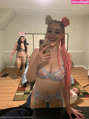 Undressjess - I want you to worship this ass and cock, come play with mommy😈