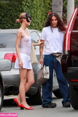 Lily-Rose Depp [ lily-rose-depp-5 ] - Una de cuando era rubia