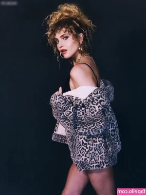 Anne Winters [ anne-winters-1 ] - I love playing with them 🤭