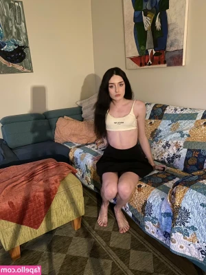 Venus Moorez [ venus-moorez ] - Can I have a kiss?