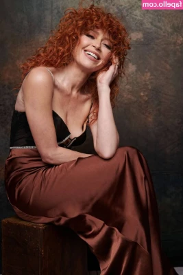 Natasha Lyonne [ natasha-lyonne ] - Can I read to you?