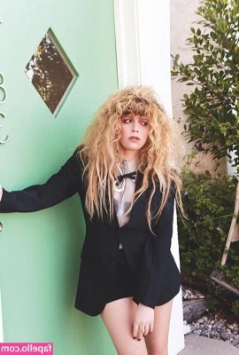 Natasha Lyonne [ natasha-lyonne ] - I'm so horny...DM to sext me 🥺
