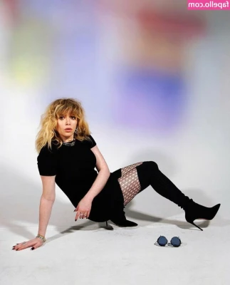 Natasha Lyonne [ natasha-lyonne ] - Like if you love the JIGGLE