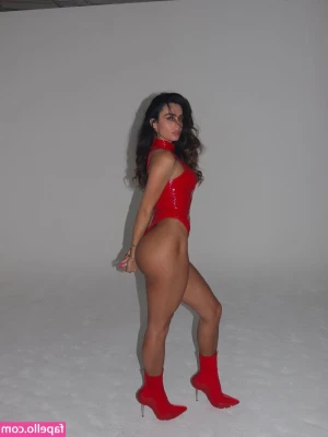 Sommer Ray [ sommer-ray-1 ] - Hey everyone! I haven’t been getting much feedback (comments,