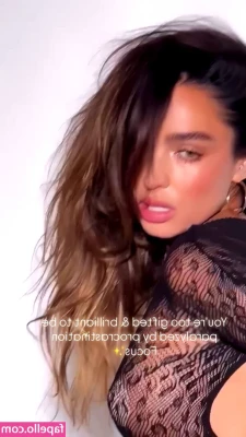 Sommer Ray [ sommer-ray-1 ] - 80’s PinkiePie in Eggtacular Features twerking, spreading, ponytail
