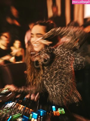 Sommer Ray [ sommer-ray-1 ] - I love it when you Simp, Send, Stroke and WORSHIP all day long for