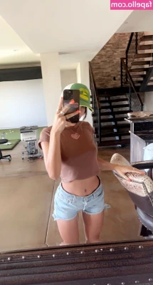 Sommer Ray [ sommer-ray-1 ] - Look your mistress in the eye when she’s talking to you 😈