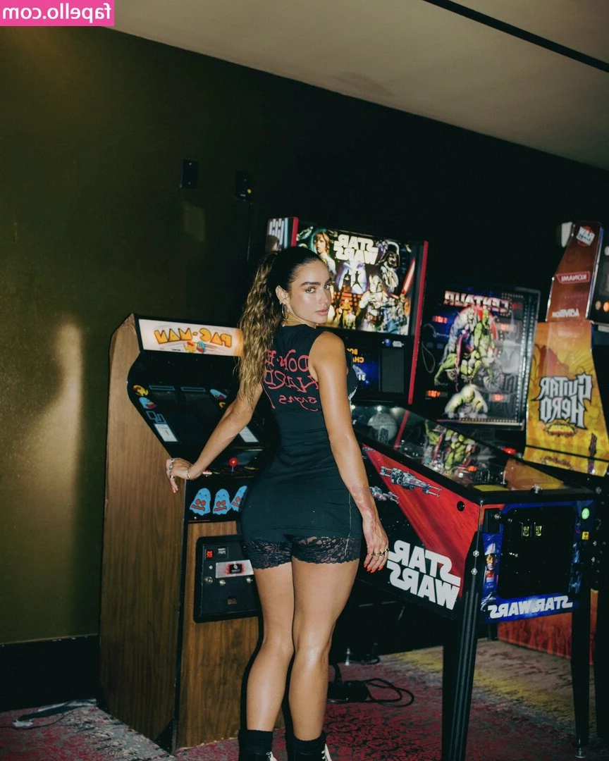 Sommer Ray [ sommer-ray-1 ] - If you’re new here or just haven’t before please spam like my
