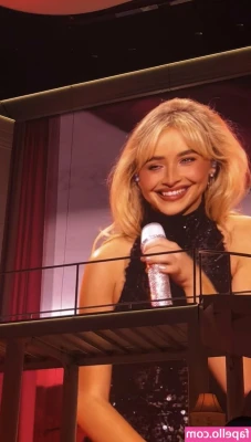 Sabrina Carpenter [ sabrina-carpenter-1 ] - Hey there, hope you're having a lovely week 😚