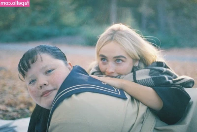 Sabrina Carpenter [ sabrina-carpenter-1 ] - Open wide...