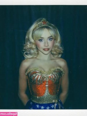 Sabrina Carpenter [ sabrina-carpenter-1 ] - New sexy content coming today