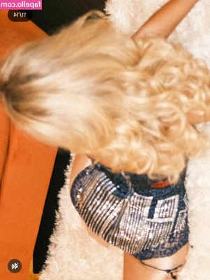 Sabrina Carpenter [ sabrina-carpenter-1 ] - It’s Monday Bum day! 🍑