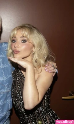 Sabrina Carpenter [ sabrina-carpenter-1 ] - New toys ! 😍 now 👌 yes! who wants a video?