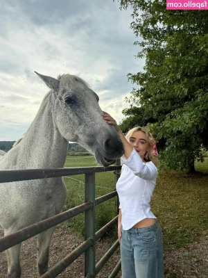 Sabrina Carpenter [ sabrina-carpenter-1 ] - That message I sent has 2 cumshots in it!!! We didn’t take a longer
