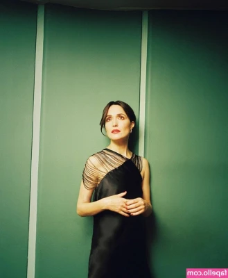 Rose Byrne [ rose-byrne ] - Even dirty piggies have to shower some times 🚿 🐷 💋