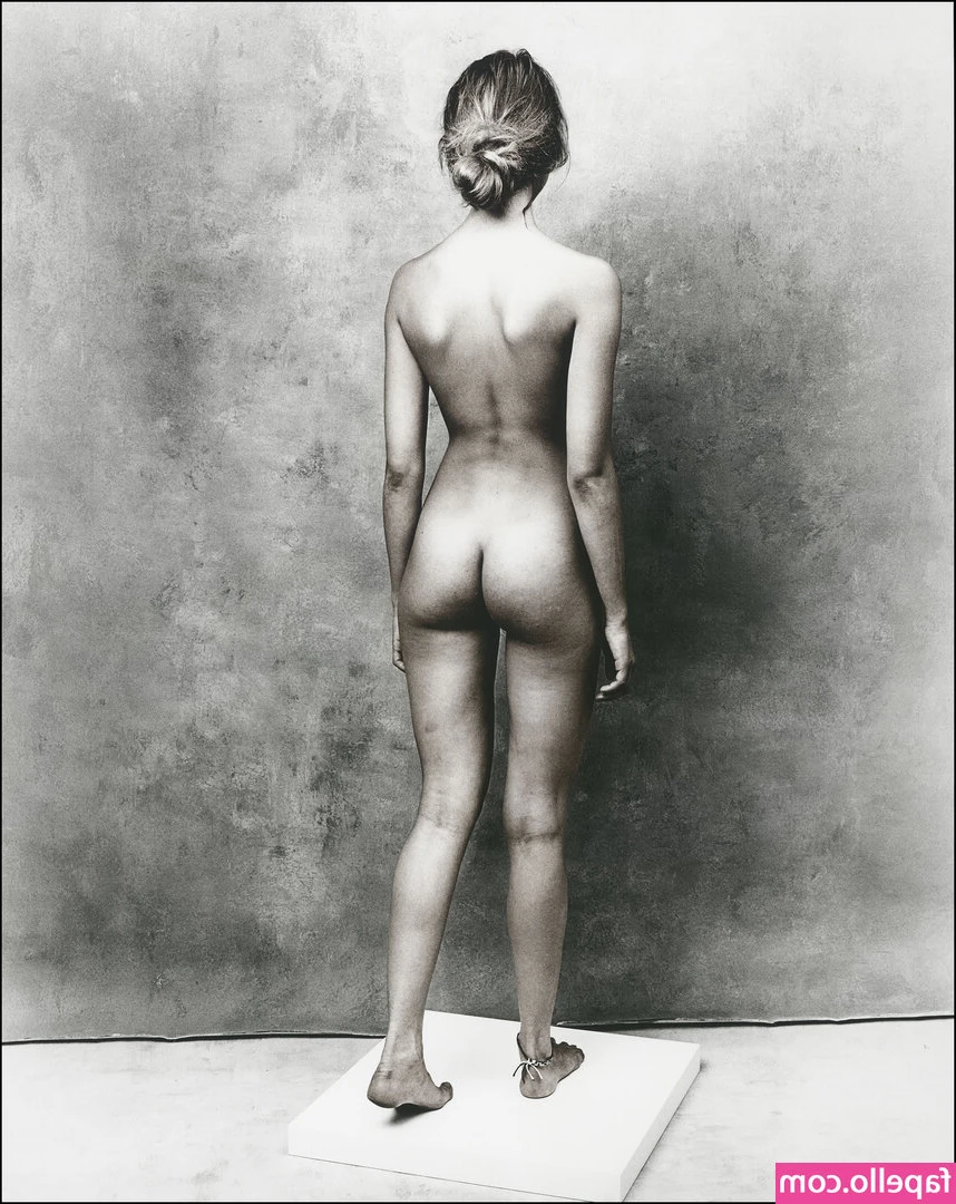 chudnyyyy - Strip tease dancing with plug insertion 🍑💃💦  Ending in me