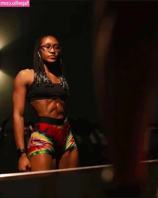 Tiara Howard [ tiara-howard ] - Thick thighs save lives