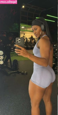 Tiara Howard [ tiara-howard ] - yujuuu Have you missed me here? walking on vacation in