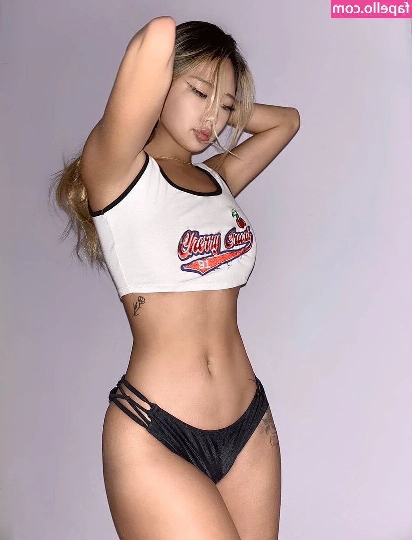 Slim - Hello friends 💕 Tip me 5$ for full set of nude photos with fishnet