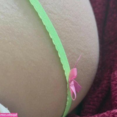 Addison Rae [ addison-rae-3 ] - Have a great weekend x Daphne