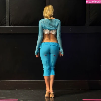 Addison Rae [ addison-rae-3 ] - Bet you wanna lick them..