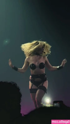 Addison Rae [ addison-rae-3 ] - Throwback to becoming a sexy 69ing silent hill creature with