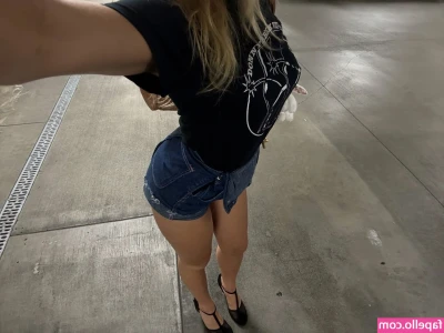 Addison Rae [ addison-rae-3 ] - Swipe for 👀 my titties love the sunshine 🌞