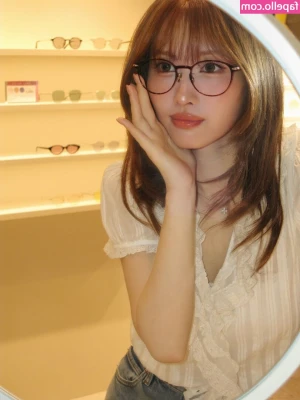 Hirai Momo [ hirai-momo ] - Getting carried away in this hotel room all by myself 🥲