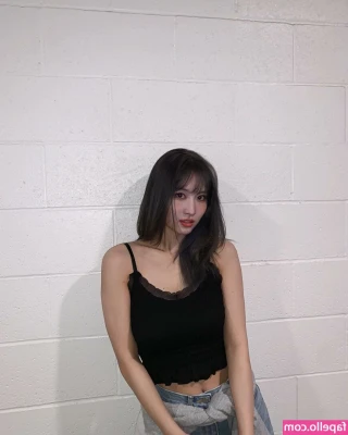 Hirai Momo [ hirai-momo ] - I need to be spanked I’m thinking about naughty things