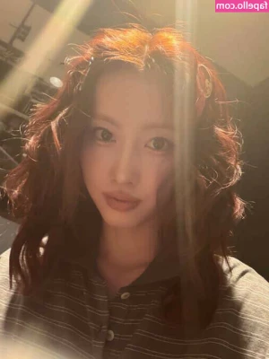 Hirai Momo [ hirai-momo ] - Don`t my legs look amazing in it. What about my sexy toes .. can you
