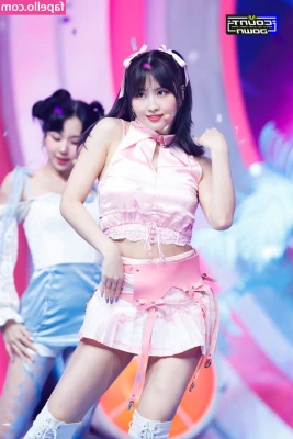 Hirai Momo [ hirai-momo ] - Can I tempt you to give my fuzzy pussy a lick and then a tittyfuck?