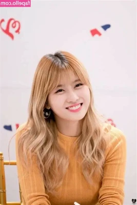 Hirai Momo [ hirai-momo ] - Green 💚😍