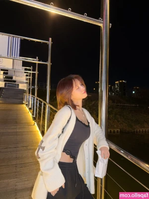 Hirai Momo [ hirai-momo ] - One end goes in your mouth. The other end in my pussy.   But are you