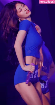 Hirai Momo [ hirai-momo ] - happy st valentine's 💕